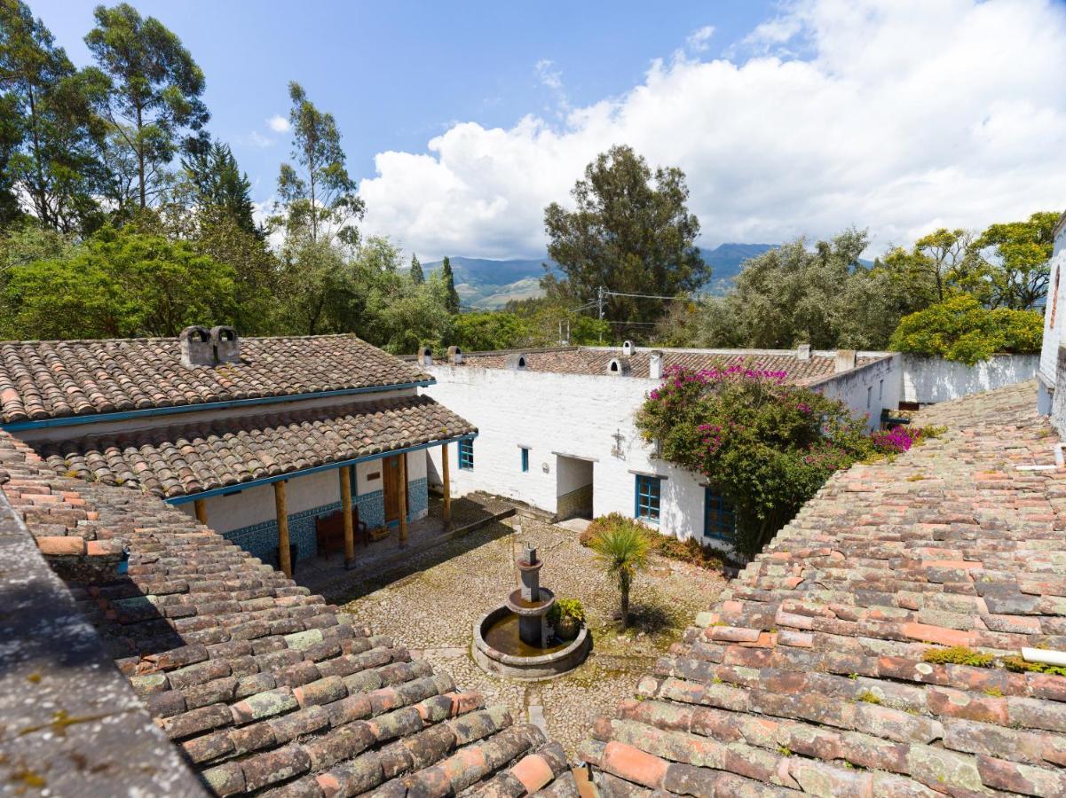 Hotel Hacienda Cusin Otavalo Exterior foto